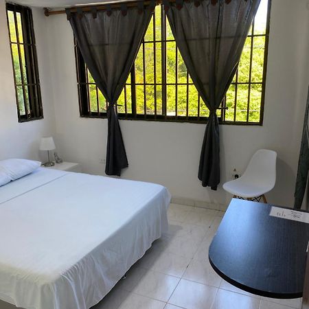 Habitaciones Independientes Cerca Al Aeropuerto 3 Cartagène Extérieur photo